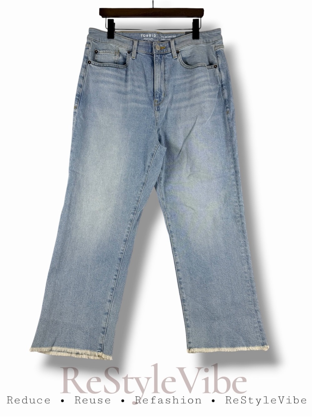 TORRID Women’s Size 14 Denim Jeans High Rise Ankle Crop Fit Stretch NWT Style